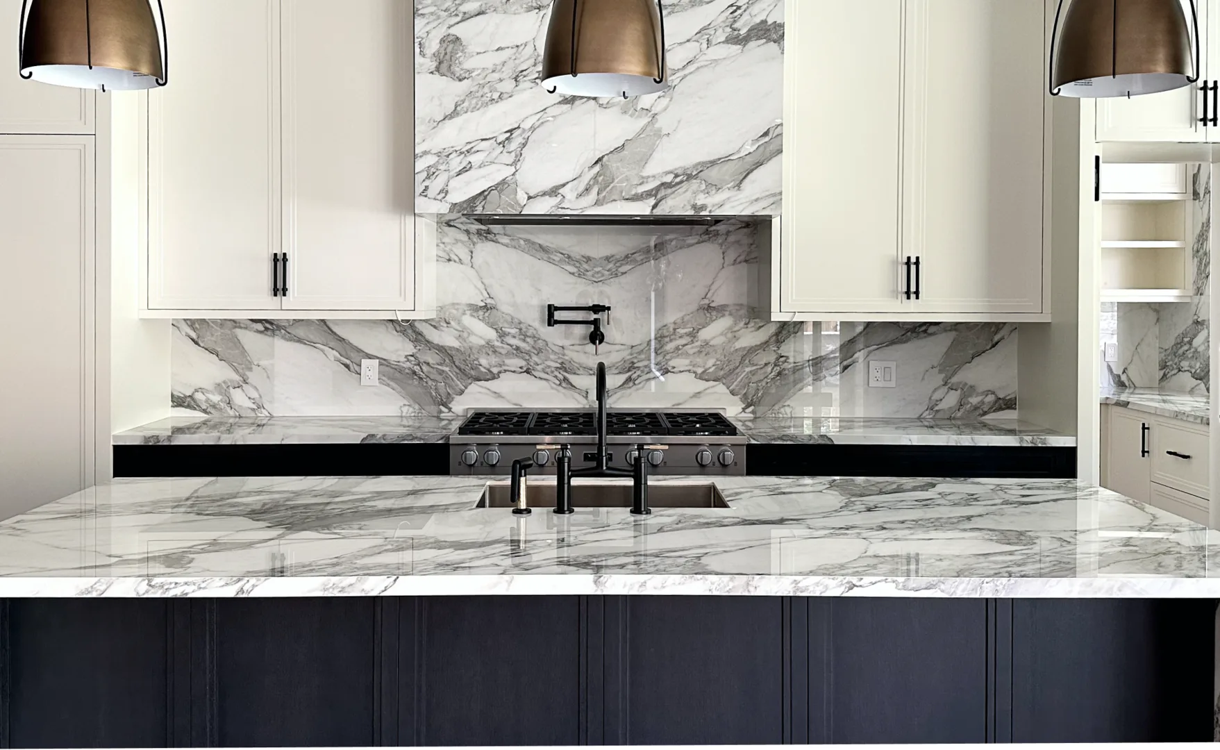 Kitchen Backsplash & Countertop in Vaughan